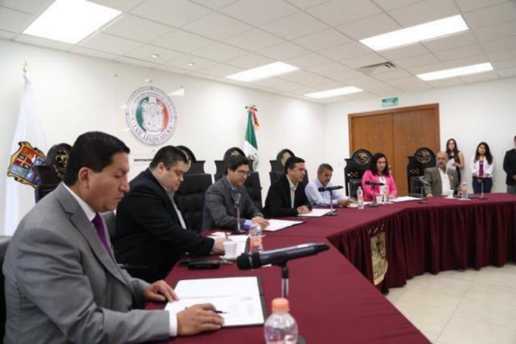 Multa Congreso ocho ayuntamientos por incumplidos