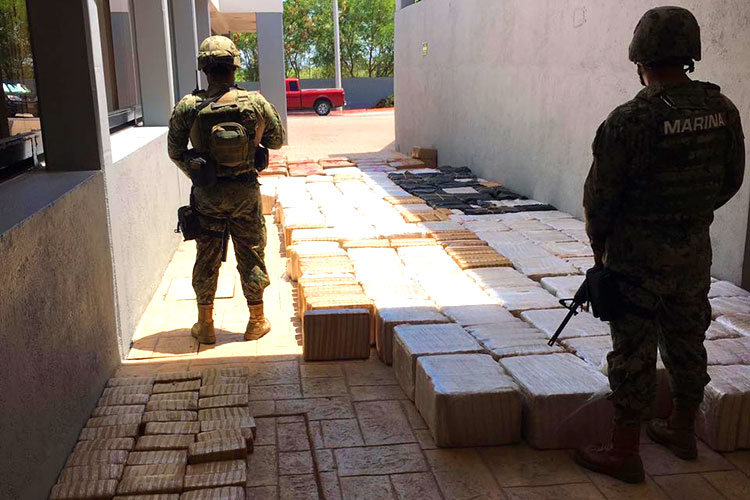 Marina ‘encuentra’ 2 toneladas de droga en Díaz Ordaz