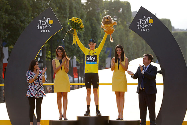 Froome festeja su tercer título del Tour de Francia