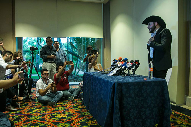 Ortiz se disculpa con las mujeres y retira el video ‘Fuiste mía’
