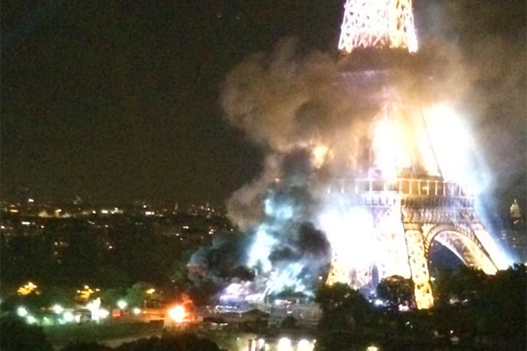Registran un incendio en la torre Eiffel