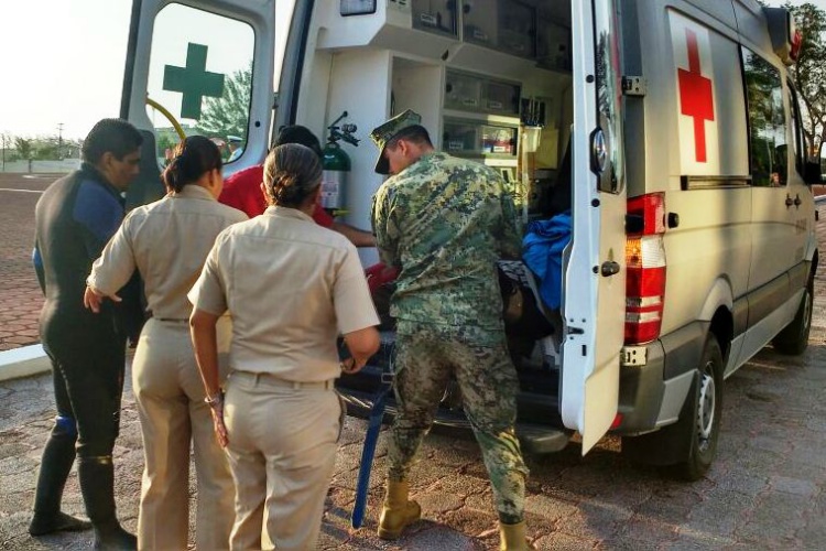 Marina rescata a buzo en Playa Boca Chavarría, cerca de Tampico