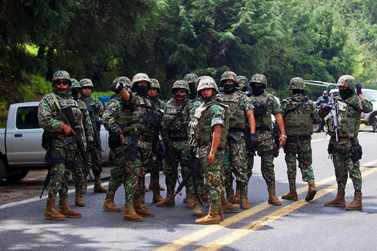 Cena de Negros Bernal va a la cenaduría…