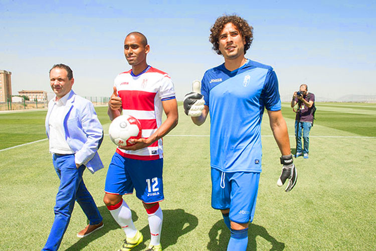 Ochoa se siente cómodo de estar en el Granada