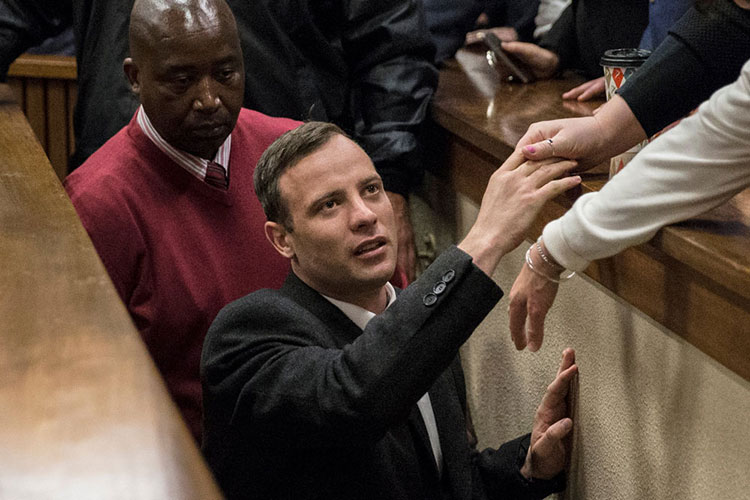 Pistorius a 6 años de prisión por el asesinato de su novia