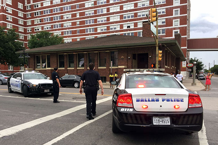 Resguardaron el Departamento de Policía de Dallas por amenazas