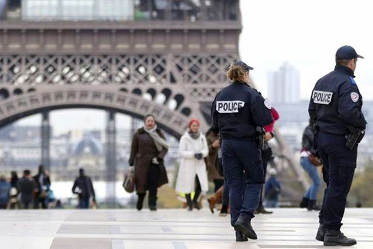Francia prolonga por 6 meses el estado de emergencia