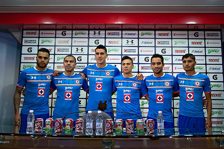 Cruz Azul presume a sus nuevos refuerzos