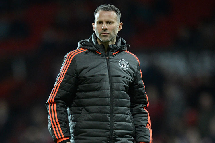 Ryan Giggs deja al United; Quiere ser DT