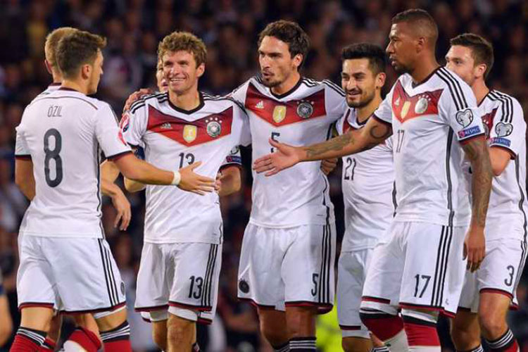 Francia va contra el campeón del mundo