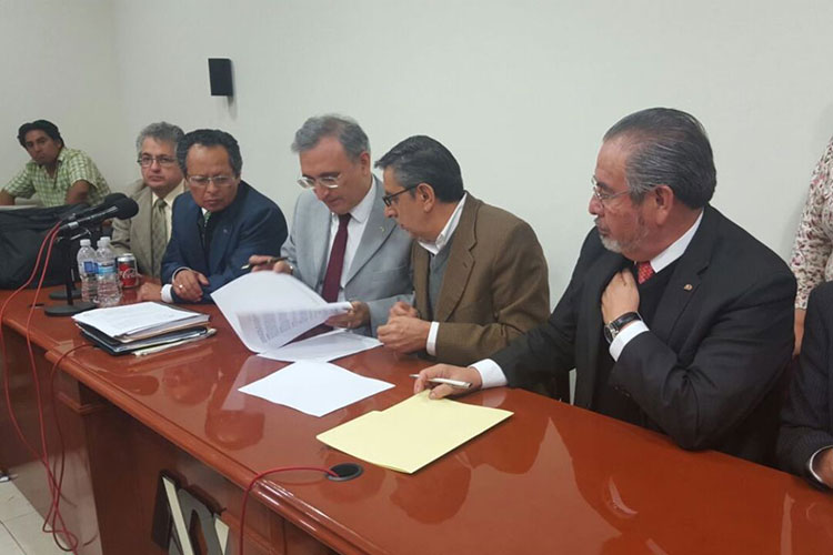 Liberal Rectoría de la UAM; Entregan becas a alumnos