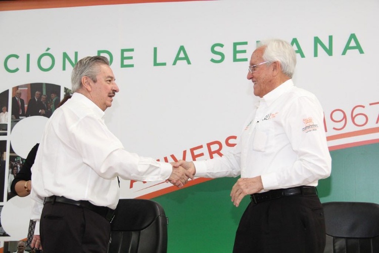 Reconocen ANFECA y el IMCP a Luis Navarro Roso por trayectoria docente
