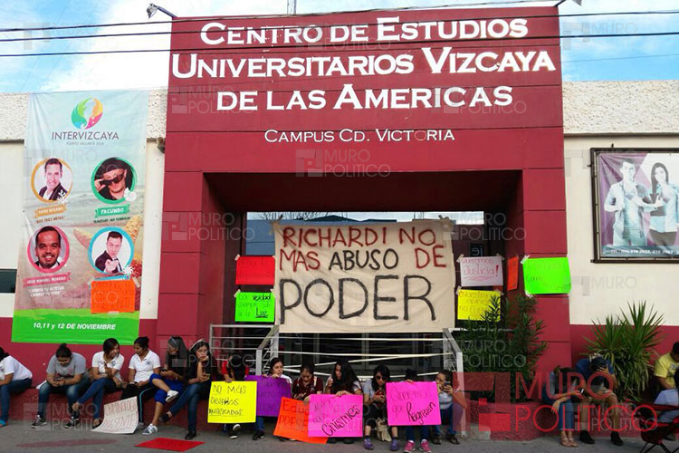 Van alumnos de Vizcaya vs Rector, toman las instalaciones
