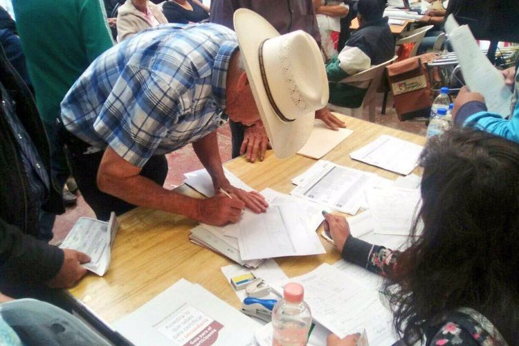 Inicia registro de 65 y más en Victoria