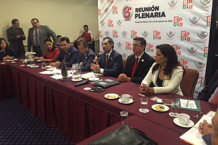 Fortalecerán diputados del PRI comunicación con la sociedad