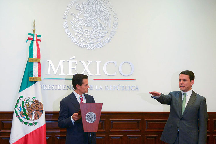Designa EPN a Jaime Francisco Hernández como Director General de CFE