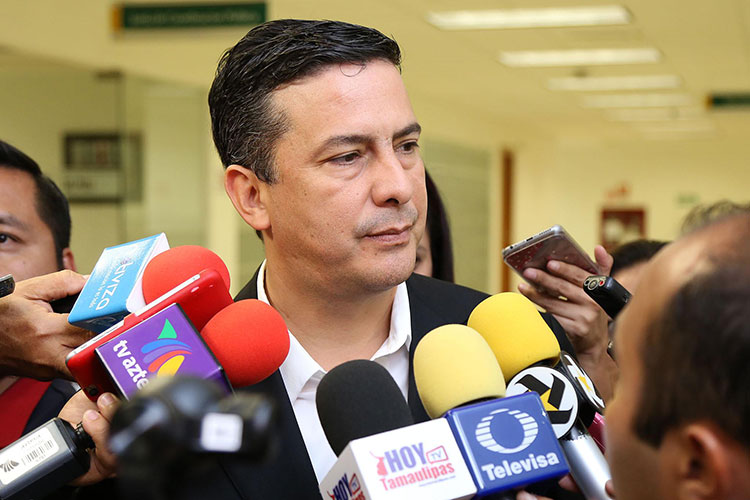 Una Tras Otra De que se va Gustavo, se va