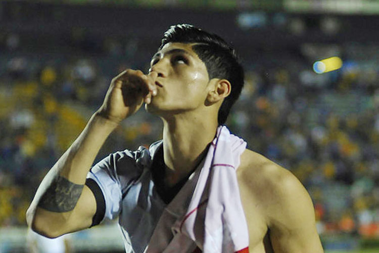 Alan Pulido ya es jugador de Chivas