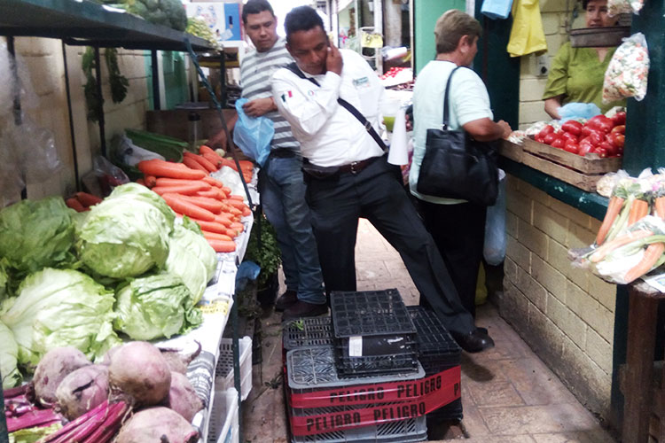 Peligroso accidente sufre ama de casa en el mercado “18 de Marzo”