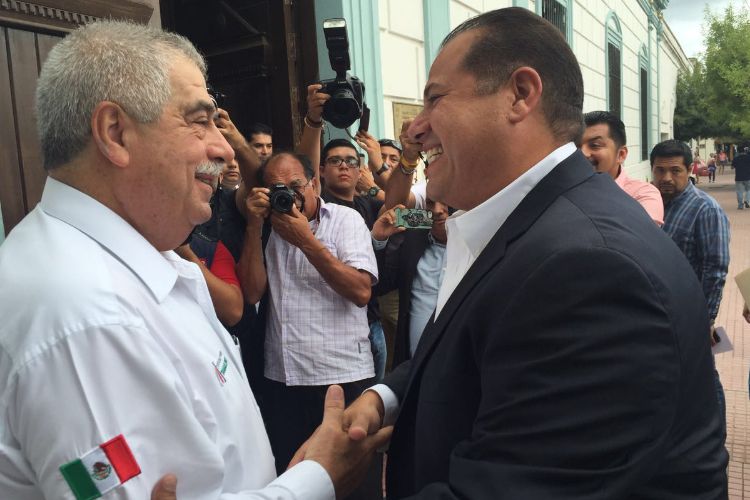 Llega Almaraz a la alcaldía e inicia proceso de entrega-recepción