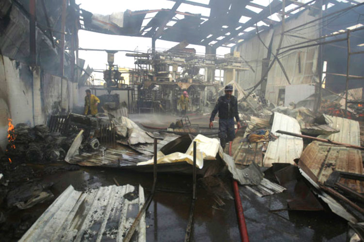 15 muertos deja un ataque contra fabrica en Yemen