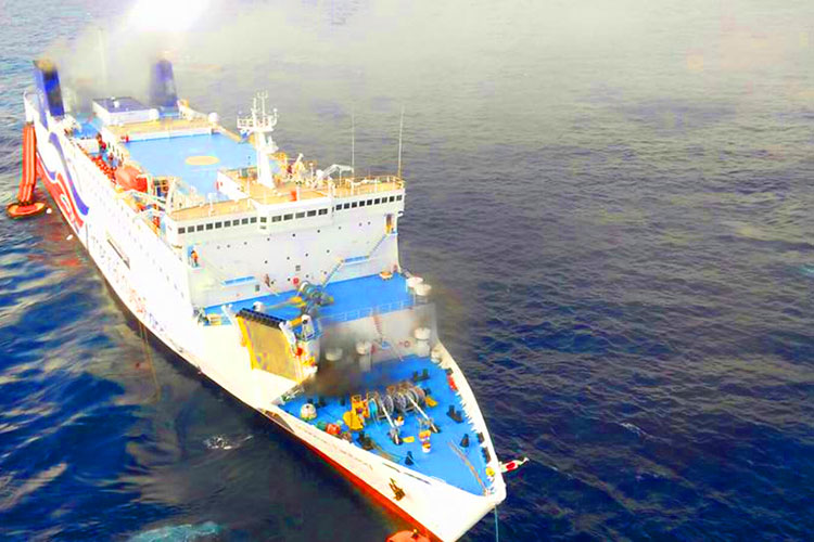 Crucero con más de 500 personas a bordo se incendia en Puerto Rico
