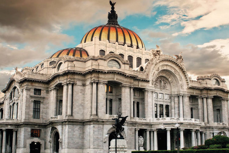 Bellas Artes rendirá homenaje el próximo lunes a Juan Gabriel