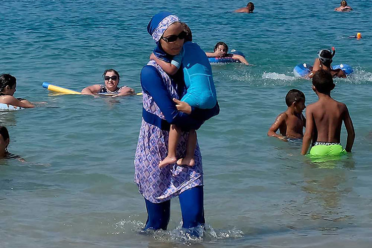 La ONU defiende el burkini; pide a Francia anular restricciones