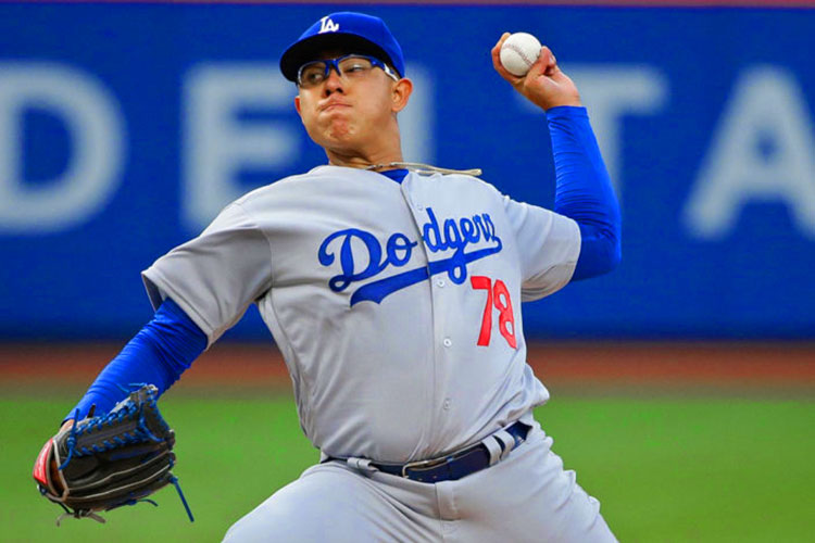 César Urías cubre su segunda victoria con los Dodgers