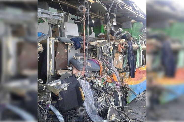 Choque de autobuses deja al menos 17 muertos en Perú