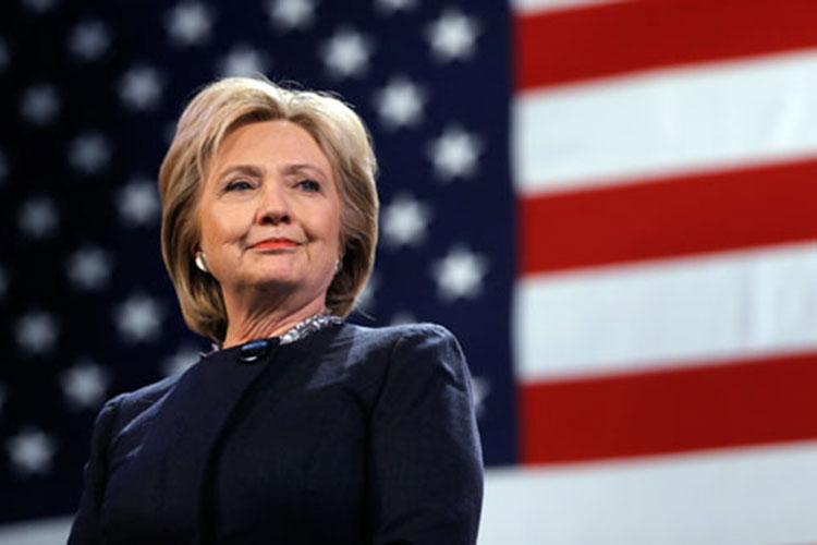 Hillary recurre a asesores de Obama para su equipo de transición