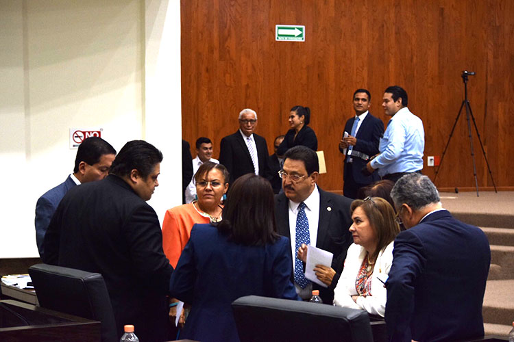 Autoriza Congreso licencia de paternidad por 15 días