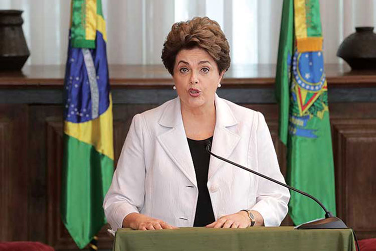 Rousseff se defenderá sola