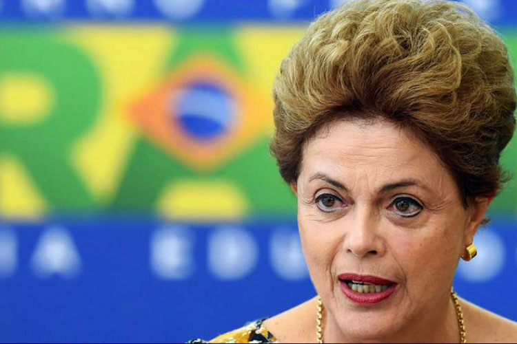Senado decide seguir adelante en juicio político ante Rousseff