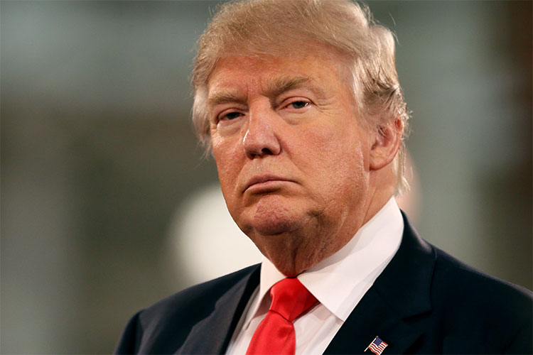 Anuncia Trump cambios en campaña tras la baja de su popularidad