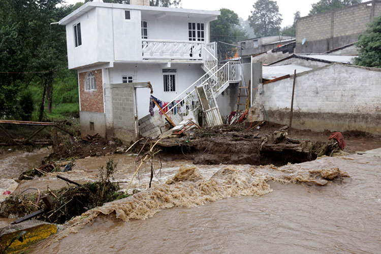 Al menos 40 muertos deja el paso de ‘Earl’ en Veracruz