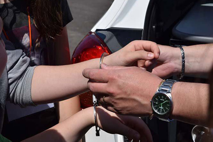 Consignan ante juez a 936 delincuentes