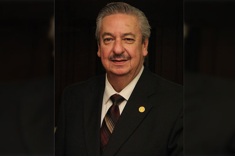Rector Enrique Etienne da bienvenida a estudiantes de la UAT