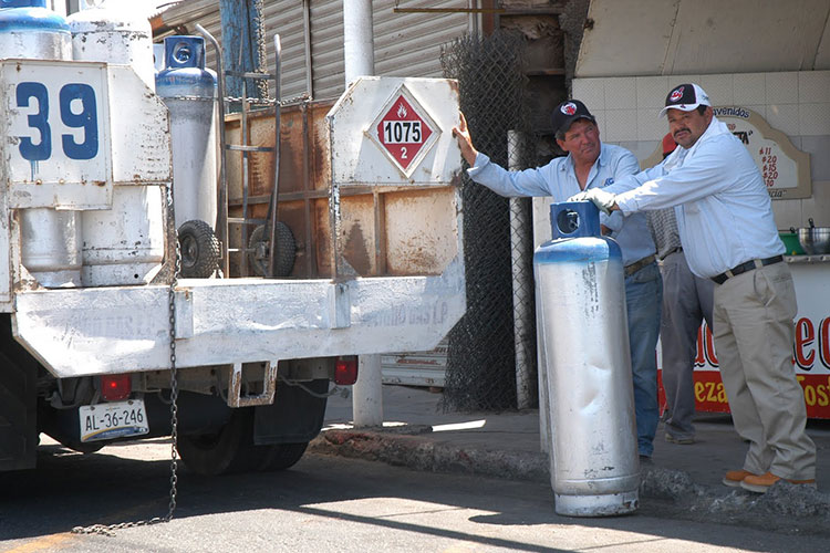 El gas bajará temporalmente 10% en agosto: Hacienda