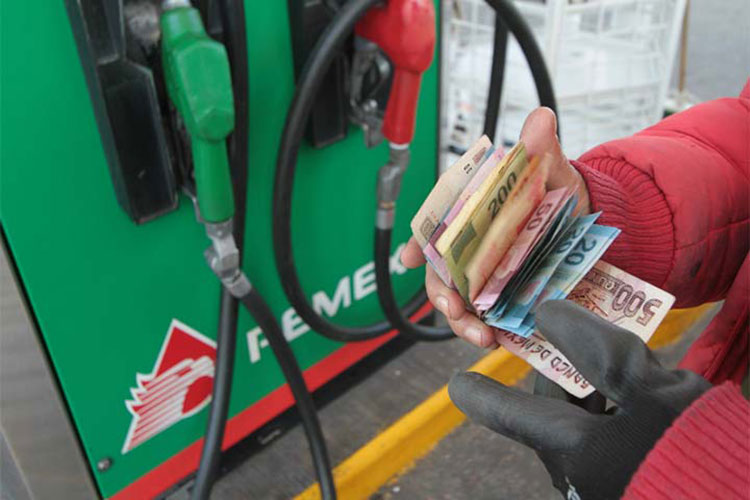 Oposición: urdió el gobierno engaño para gasolinazos