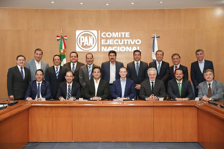 Cabeza de Vaca se reúne con Anaya y Gobernadores