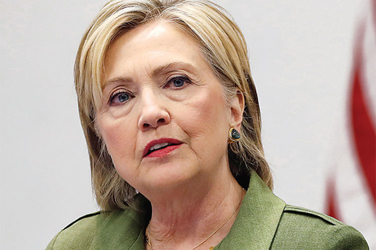 Encuentran más correos de Clinton