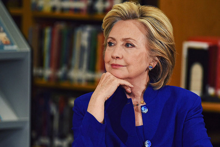 Clinton nombra equipo de transición