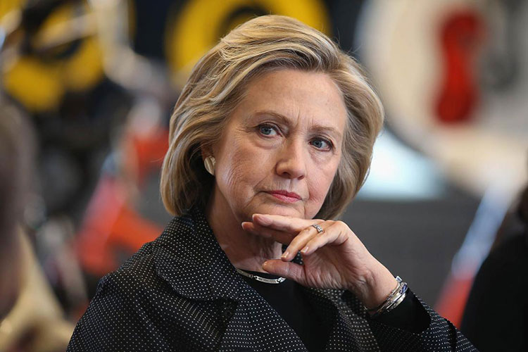Clinton carga contra Rusia y Trump