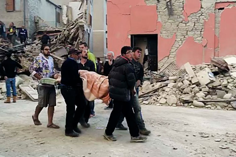 Asciende a 252 el número de muertos por sismo en Italia