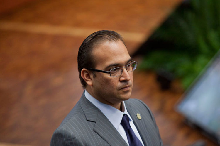 Hereda su fortuna operador a Duarte