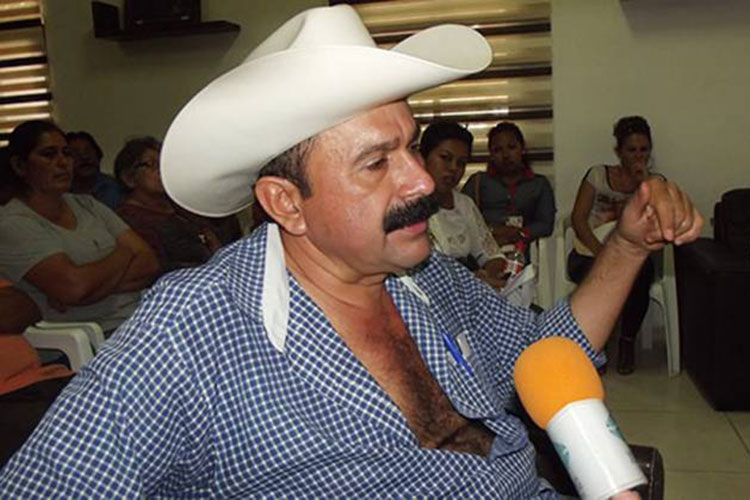 Niegan préstamo millonario a Layín