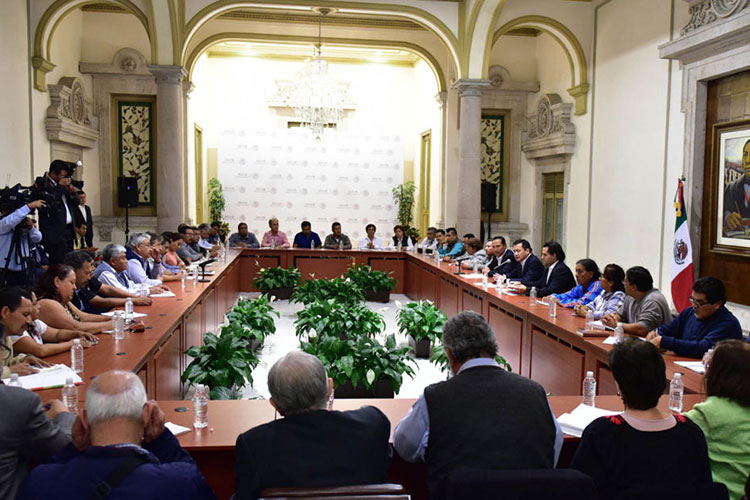 Segob y CNTE reanudan este martes mesa de diálogo