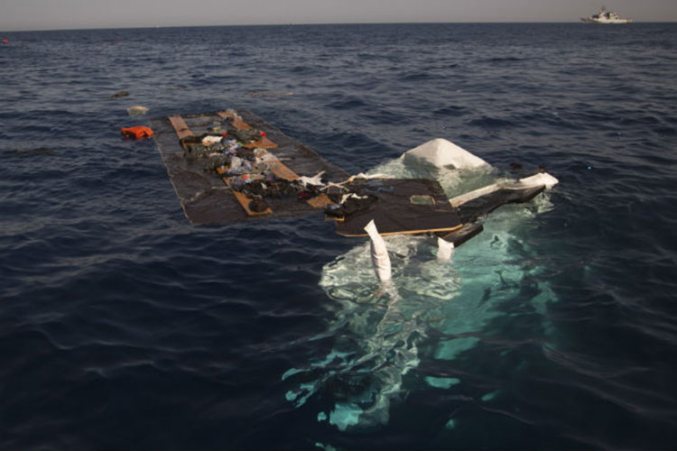 Siete muertos al naufragar barco frente a costas de Libia