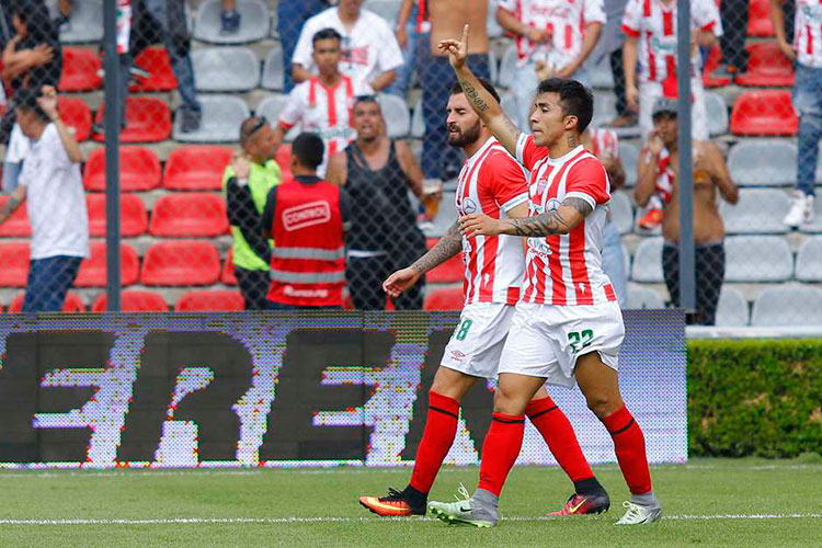 Necaxa consigue su primer triunfo en el torneo